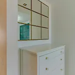 Appartement Elegant Semi-detached With Sea Views In