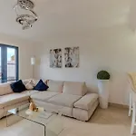 Appartement Elegant Semi-detached With Sea Views In