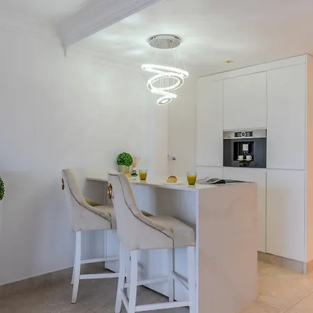 Elegant Semi-detached With Sea Views In Costa Adeje (Tenerife)