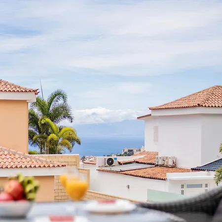 Apartamento Elegant Semi-detached With Sea Views In Costa Adeje (Tenerife)