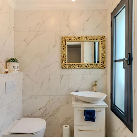 Elegant Semi-detached With Sea Views In * Costa Adeje (Tenerife)