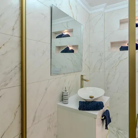 Charming Semi- Detached In Mirador Del Duque *