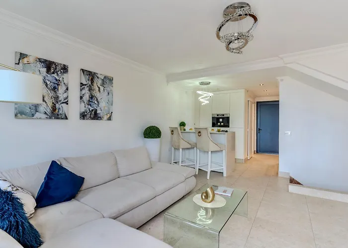 Charming Semi- Detached In Mirador Del Duque Apartman *