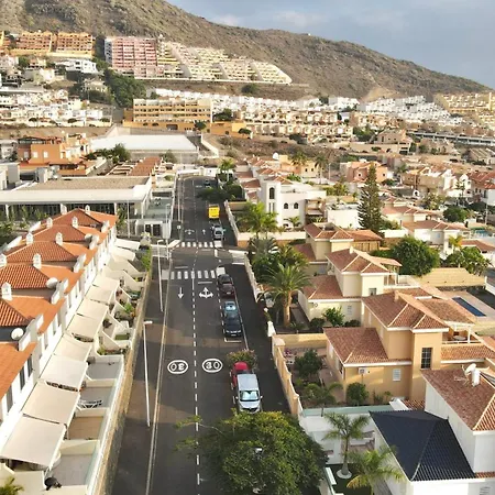 Charming Semi- Detached In Mirador Del Duque Apartment