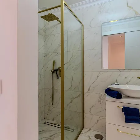 Charming Semi- Detached In Mirador Del Duque *