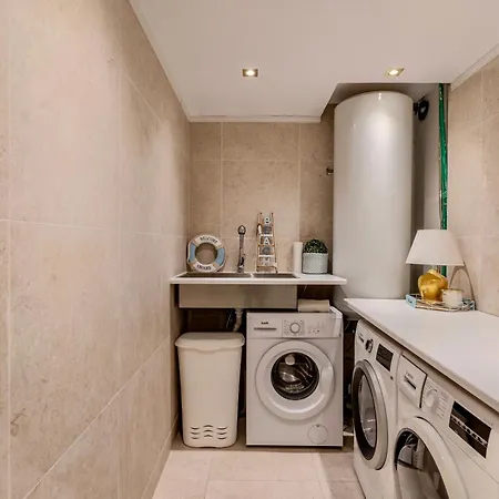 Апартаменты Elegant Semi-detached With Sea Views In