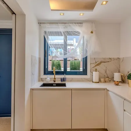 Апартаменты Elegant Semi-detached With Sea Views In